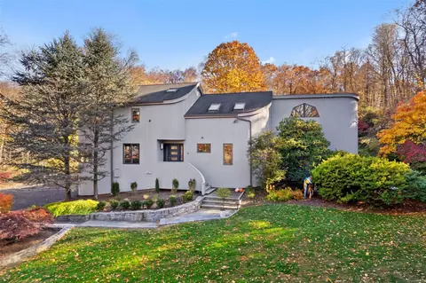 11 Banks Farm Rd, Bedford, NY 10506