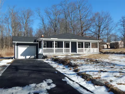 387 Lake Shore Dr, Shawangunk, NY 12566