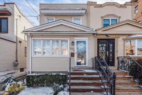 7122 66th Dr, New York, NY 11379
