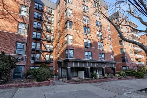 67-41 Burns St #212, New York, NY 11375