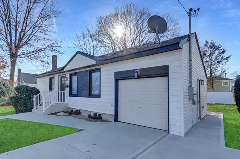 153 New York Ave, North Hempstead, NY 11590