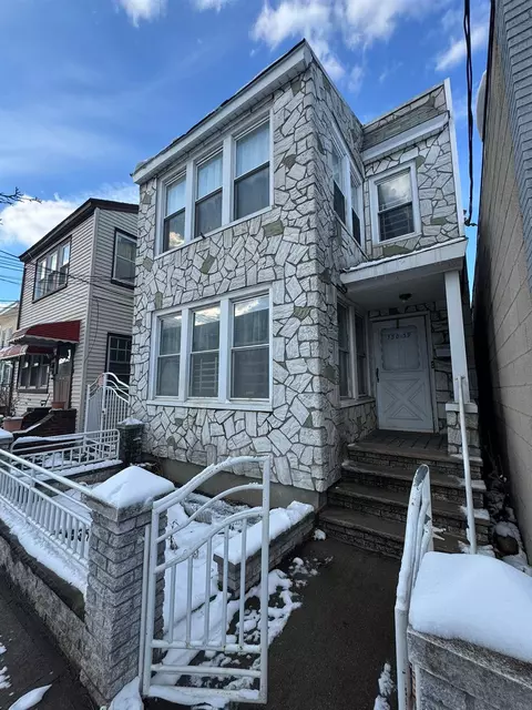 13039 92nd Ave, New York, NY 11418
