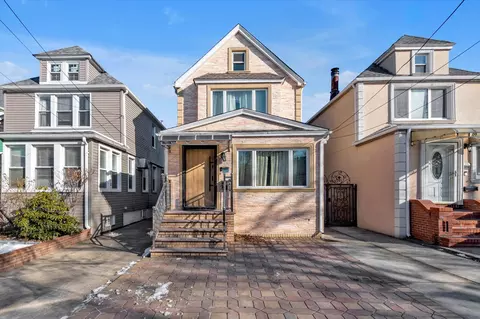 62-91 Wetherole St, New York, NY 11374