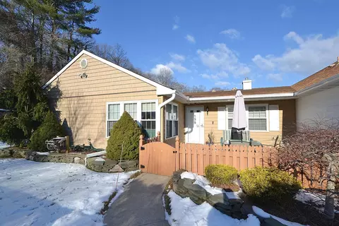 135 Theodore Dr, Coram, NY 11727