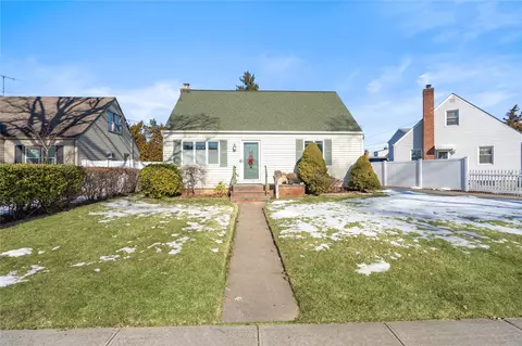 2503 Martin Ave, Bellmore, NY 11710