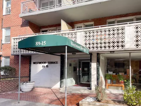 89-15 Parsons Blvd #12B, New York, NY 11432
