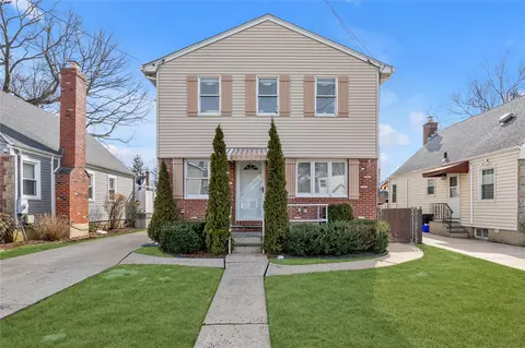 532 Stratford Rd, Hempstead, NY 11550