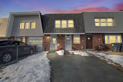 32 Patio Rd, Wallkill, NY 10941