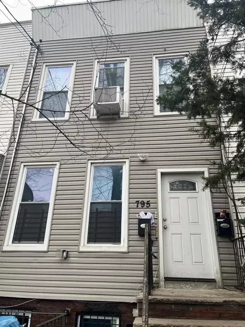 795 Logan St, Brooklyn, NY 11208