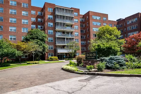 230 Garth Rd #5B1, Scarsdale, NY 10583