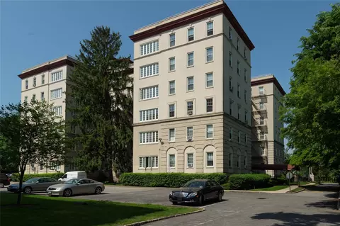 2 Park Ln #2D, Mount Vernon, NY 10552