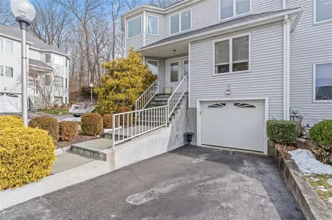 15 Larissa Ln, Mount Pleasant, NY 10594