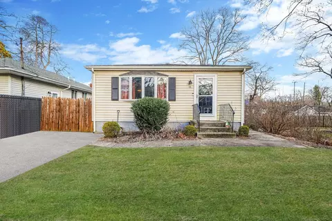 11 Comet Rd, Rocky Point, NY 11778