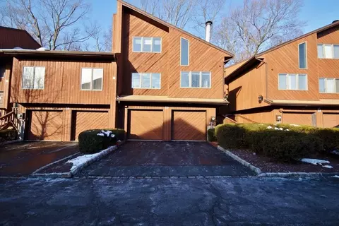 26 Omni Ct, Clarkstown, NY 10956