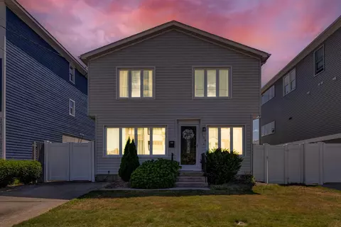 109 S Bay Dr, Babylon, NY 11702