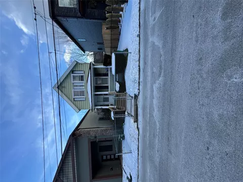 34 N Cedar St, Beacon, NY 12508