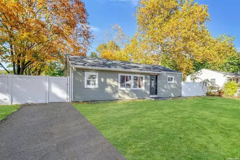 147 Suffolk Ave, Brentwood, NY 11717