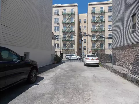 770 Jackson Ave, New York, NY 10456