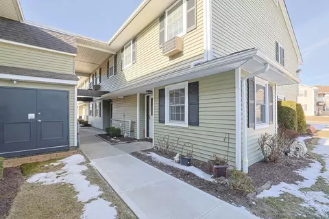 100 Hillside Dr #F10, Wallkill, NY 10941