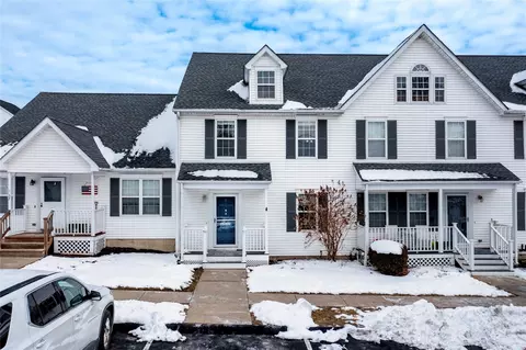 39 Nathan Pierce Ct, Pawling, NY 12564