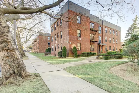 47-28 215 Pl #2D, New York, NY 11361