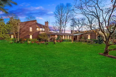 196 Lake Shore Rd, Putnam Valley, NY 10579