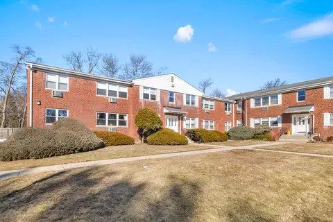 231 N Middletown Rd #C, Orangetown, NY 10965