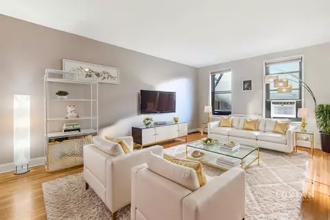 8401 Main St #422, New York, NY 11435