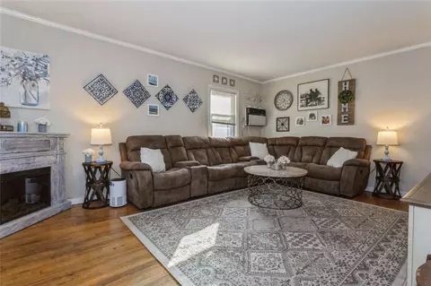 362 Clive Ave, Oceanside, NY 11572
