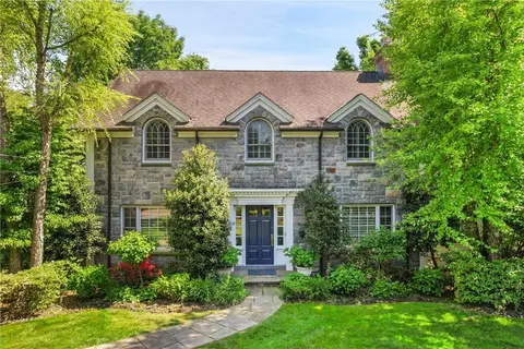 100 Garden Rd, Scarsdale, NY 10583