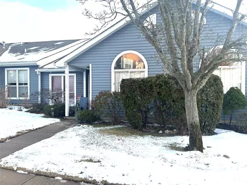 777 Spring Lake Dr #777, Middle Island, NY 11953
