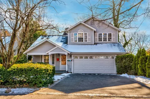 42 Pleasant Ave, North Hempstead, NY 11050