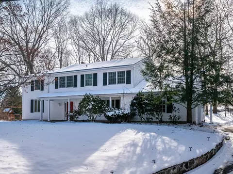9 Nottingham Rd, Bedford Hills, NY 10507