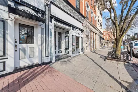 135 Main St #203, Ossining, NY 10562