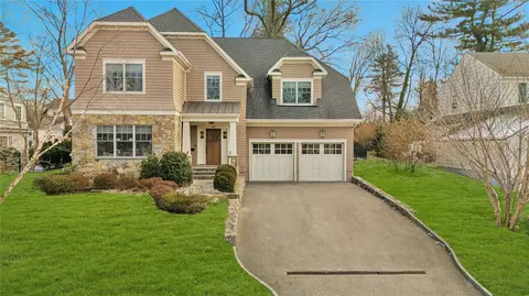 22 Montrose Rd, Scarsdale, NY 10583