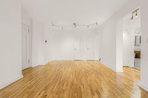 71-11 Yellowstone Blvd #7K, Forest Hills, NY 11375
