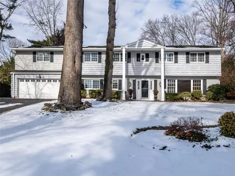 76 Hemlock Rd, North Hempstead, NY 11030