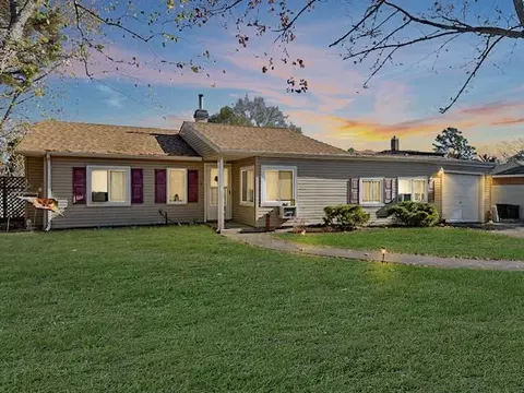 7 Balsam Dr, Medford, NY 11763