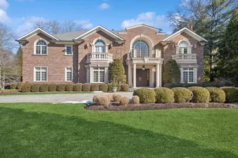 168 Noye Ln, Woodmere, NY 11598