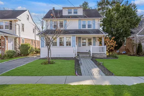 16 Stuart Ave, Malverne, NY 11565