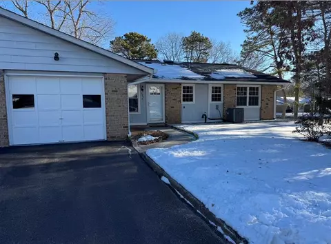 320 Woodbridge Dr #A, Ridge, NY 11961