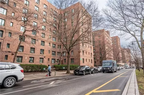 1554 Unionport Rd #2F, New York, NY 10462