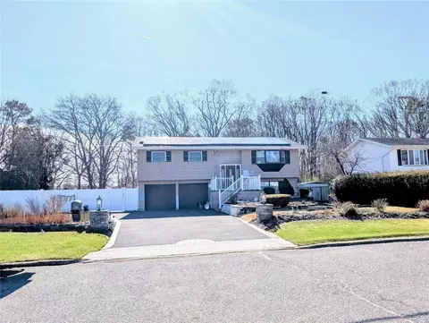 178 Studley St, Brentwood, NY 11717