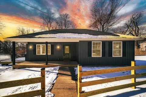 8 Railroad Ave, Wappingers Falls, NY 12590