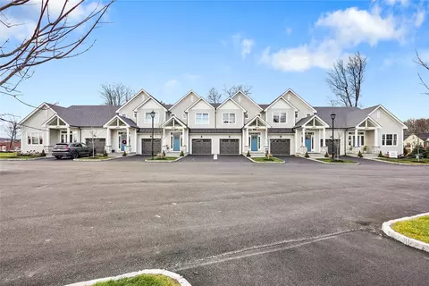 2040 Crompond Rd #13, Yorktown, NY 10598