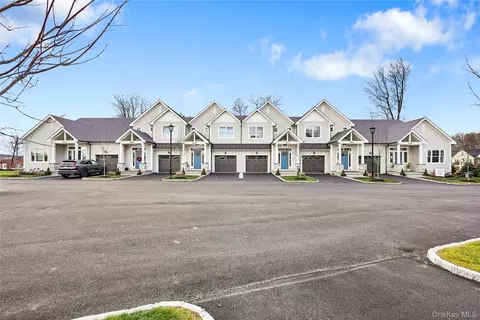 2040 Crompond Rd #23, Yorktown, NY 10598