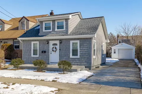 321 Fenimore Ave, Uniondale, NY 11553