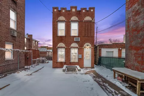 2446 Barnes Ave, New York, NY 10467