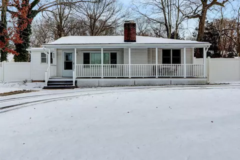 47 Upton Dr, Sound Beach, NY 11789