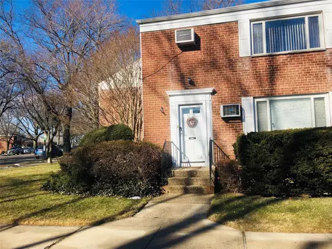 212-01 15th Ave #2, Bayside, NY 11360